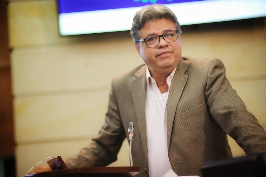 Es un presupuesto para meterle la mano al bolsillo de los colombianos»:  senador Wilson Arias - Eje21